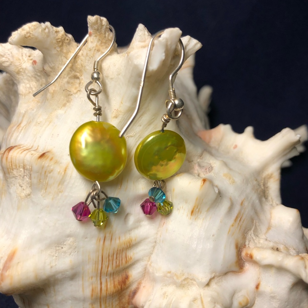Handcrafted Sterling earrings with lime green pearl and Swarovski crysta… - Picture 4 of 7